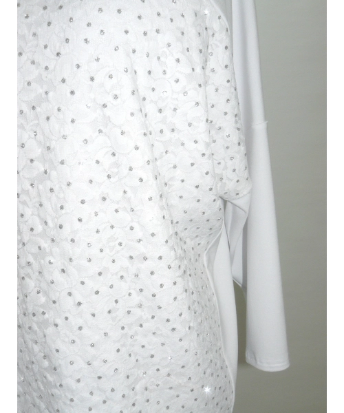 Elegancka bluzka zdobiona gęstą koronką i brokatem - biała